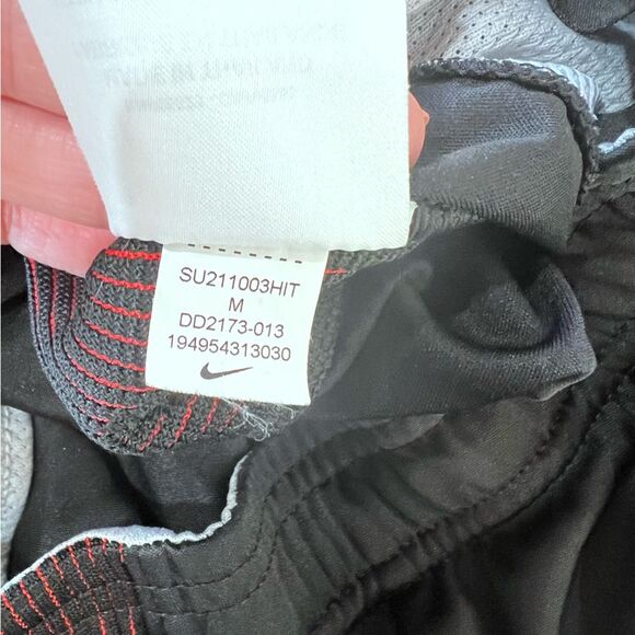 Nike Dri-Fit Sideline Performance Shorts M Black Red 7" Unlined Pockets Athletic - Picture 6 of 7